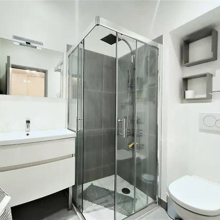 Appartement Aix-les-bains, 2 Pièces, 2 Personnes - Fr-1-555-46 *